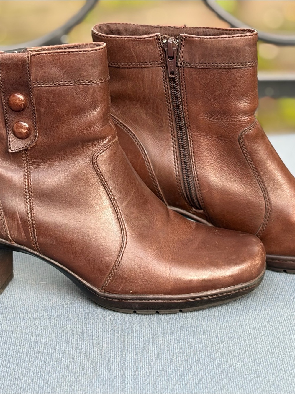 Clarks Brown Leather comfort block heel Ankle Boots with Side Zip size 8M